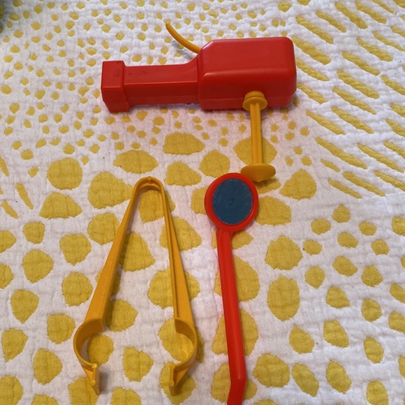 Vintage Play-Doh Doctor Drill’n Fill modeling set by Kenner with original box - Picture 8 of 16